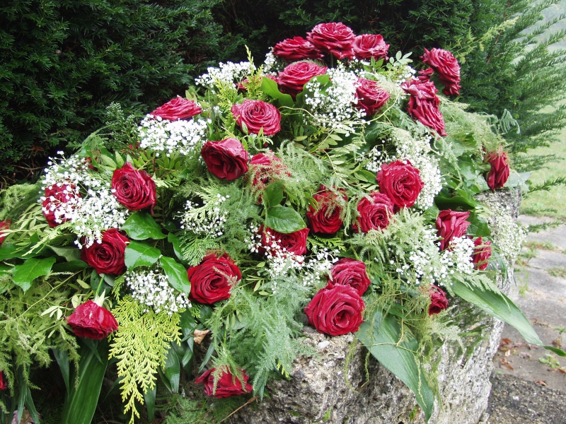 funeraire-SEILLANS-min_roses-61203